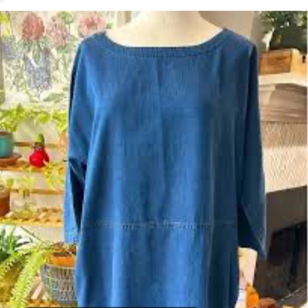 Eileen Fisher chambray dress (pockets included 😉)SO COMFORTABLE.